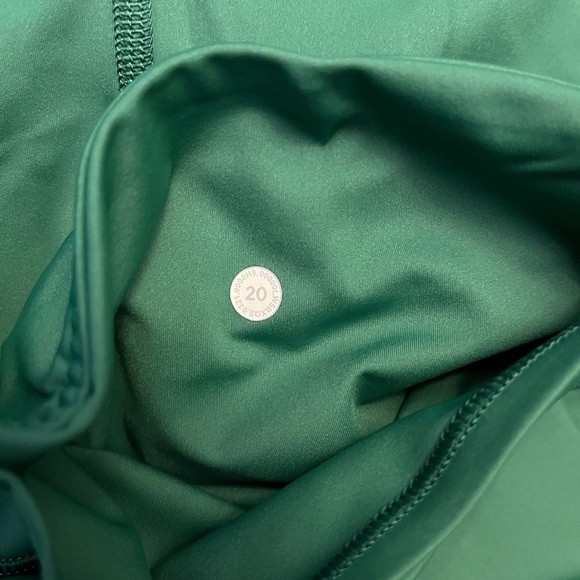 Lululemon Fast and Free High-Rise Tight 25" - Size 20 - Picture 8 of 16